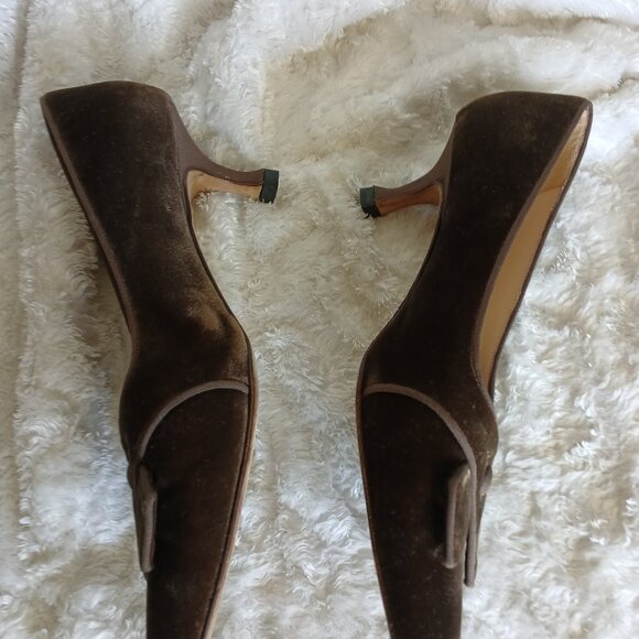 VINTAGE MANOLO BLAHNIK 7 1/2 BROWN VELVET PUMP - Picture 2 of 5